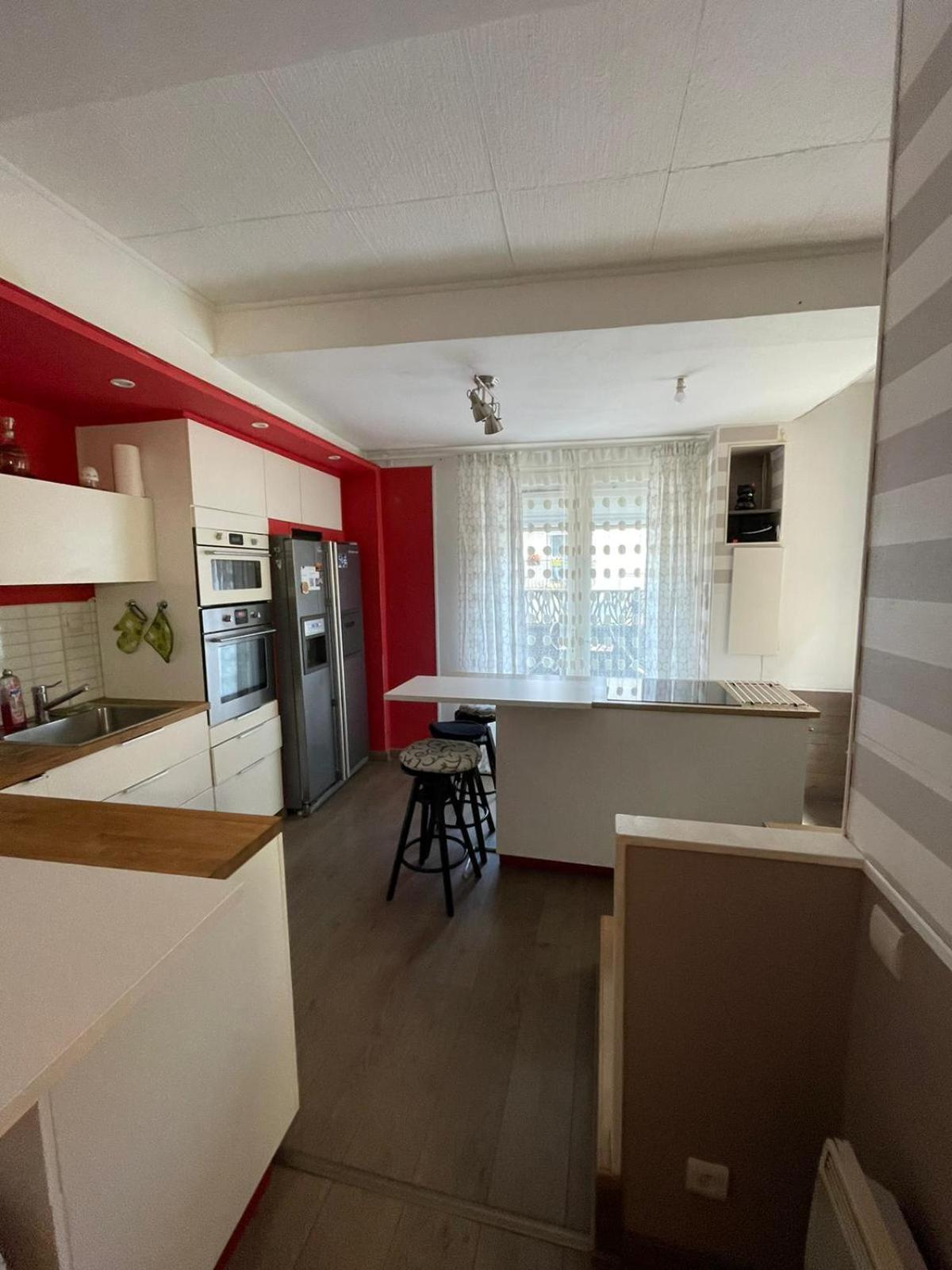 Spacious Town House With Balcony มงตาญัค ภายนอก รูปภาพ